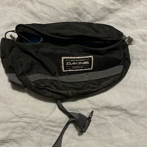 Dakine fanny pack
